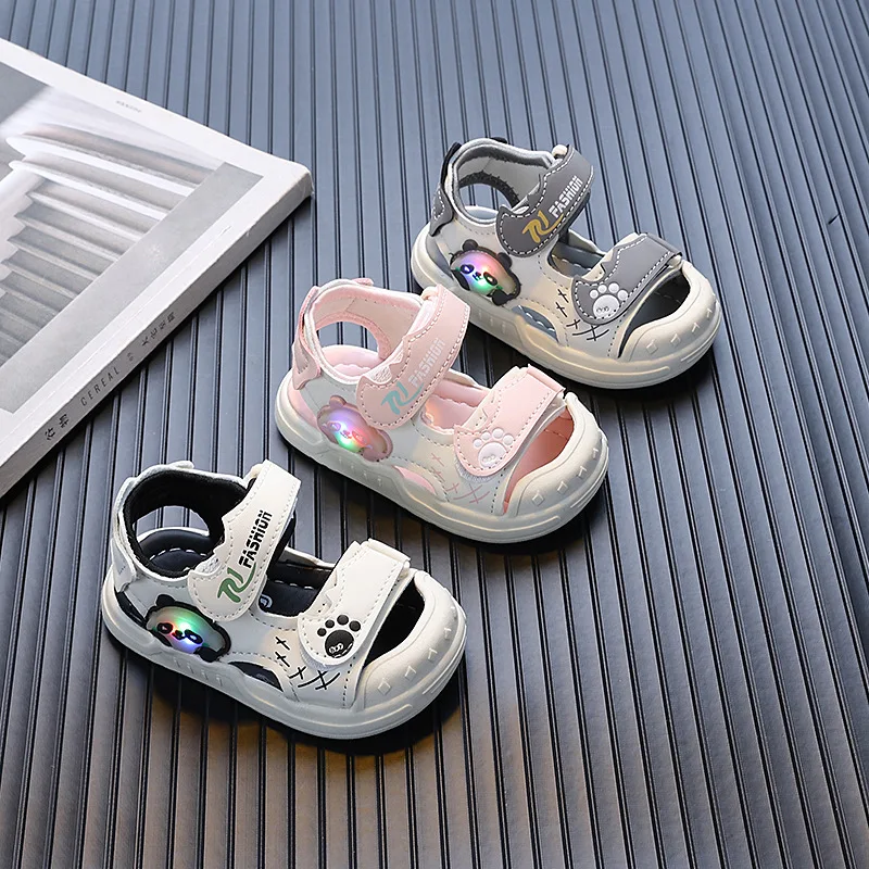 

2026 Summer Kids LED Light Up Sandals 0-2Y Soft Sole Cartoon Toddler First Walkers Unisex Beach Shoes