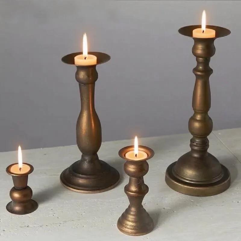 European Retro Candlestick Holder for Elegant Vintage Table Centerpiece for Weddings and Parties Decorative Metal Candle Stand