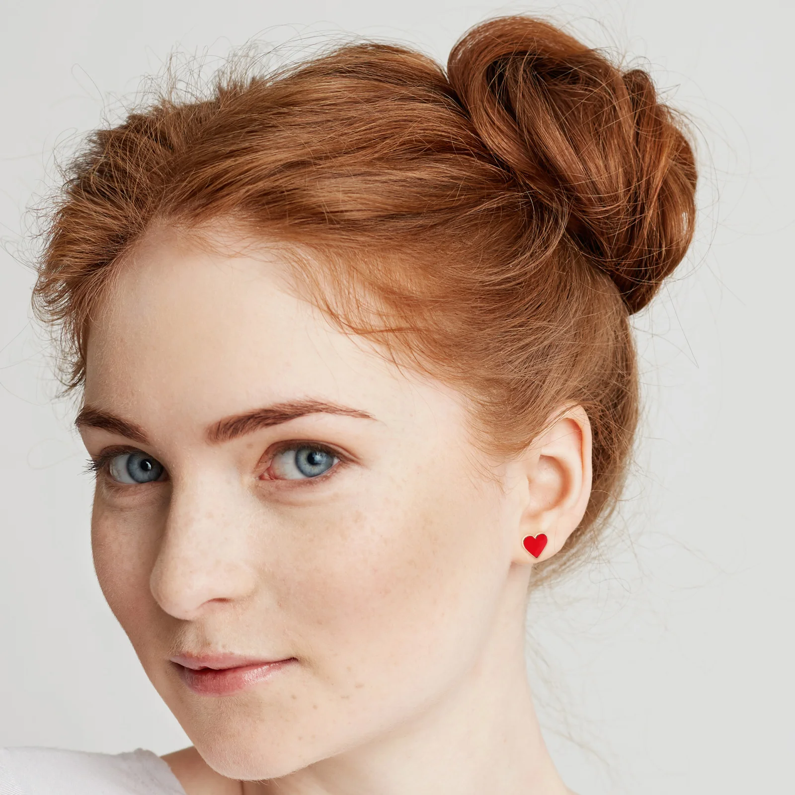 1 paio di eleganti orecchini a bottone alla moda con cuore rosso delicato, gioielli alla moda, leggeri, romantici, occasioni di festa, orecchini a bottone per le donne alla moda