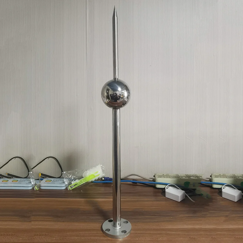 Install lightning rods on the roofs of single-pin ball-shaped villas, foreign-style houses, and industrial factories