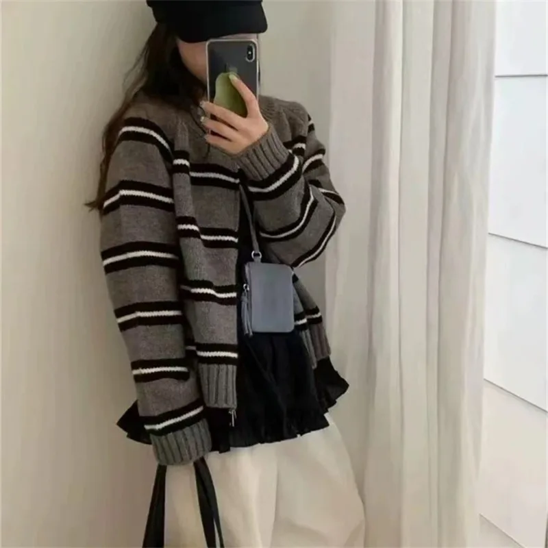 

Женская одежда, осенне-зимняя мода, корейский вязаный кардиган на молнии, женский полосатый свободный свободный тонкий повседневный пальто с круглым вырезом