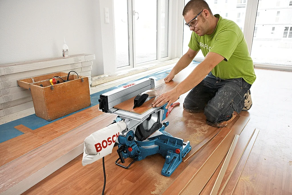 Bosch Professional GTM 12 JL miter cutting machine