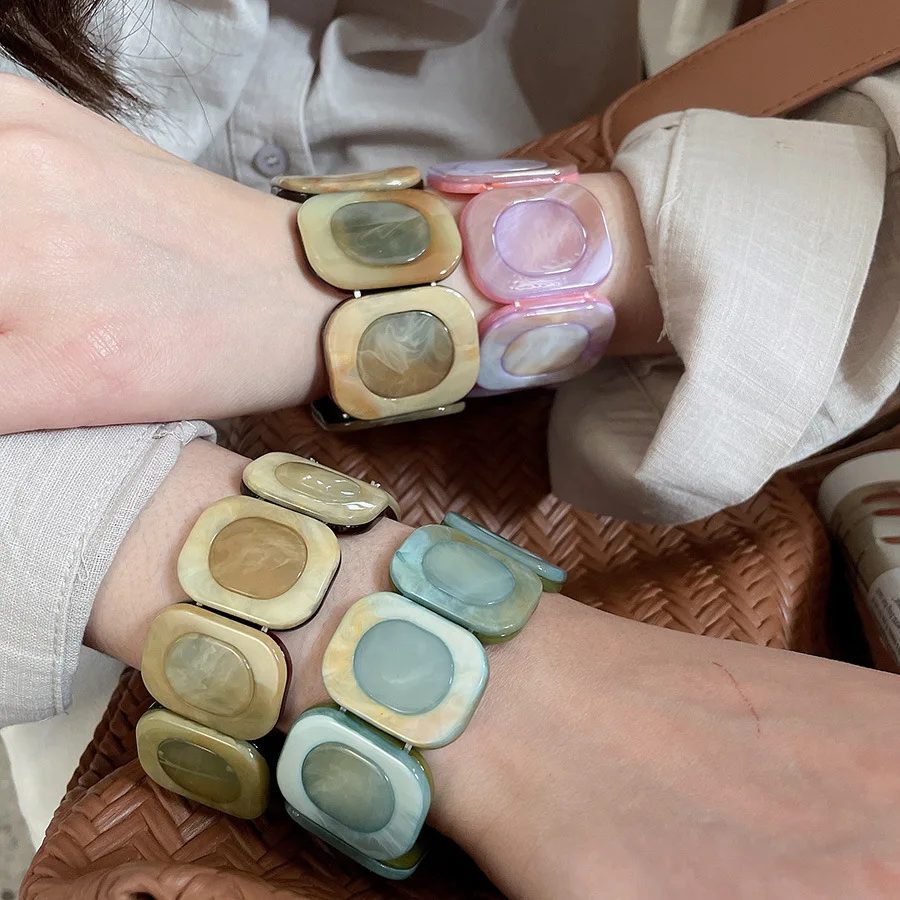 Unique Design Candy Color Smudging Square Geometrical Resin Acrylic Elastic Bangles for Women Wholesale Wide Bracelet