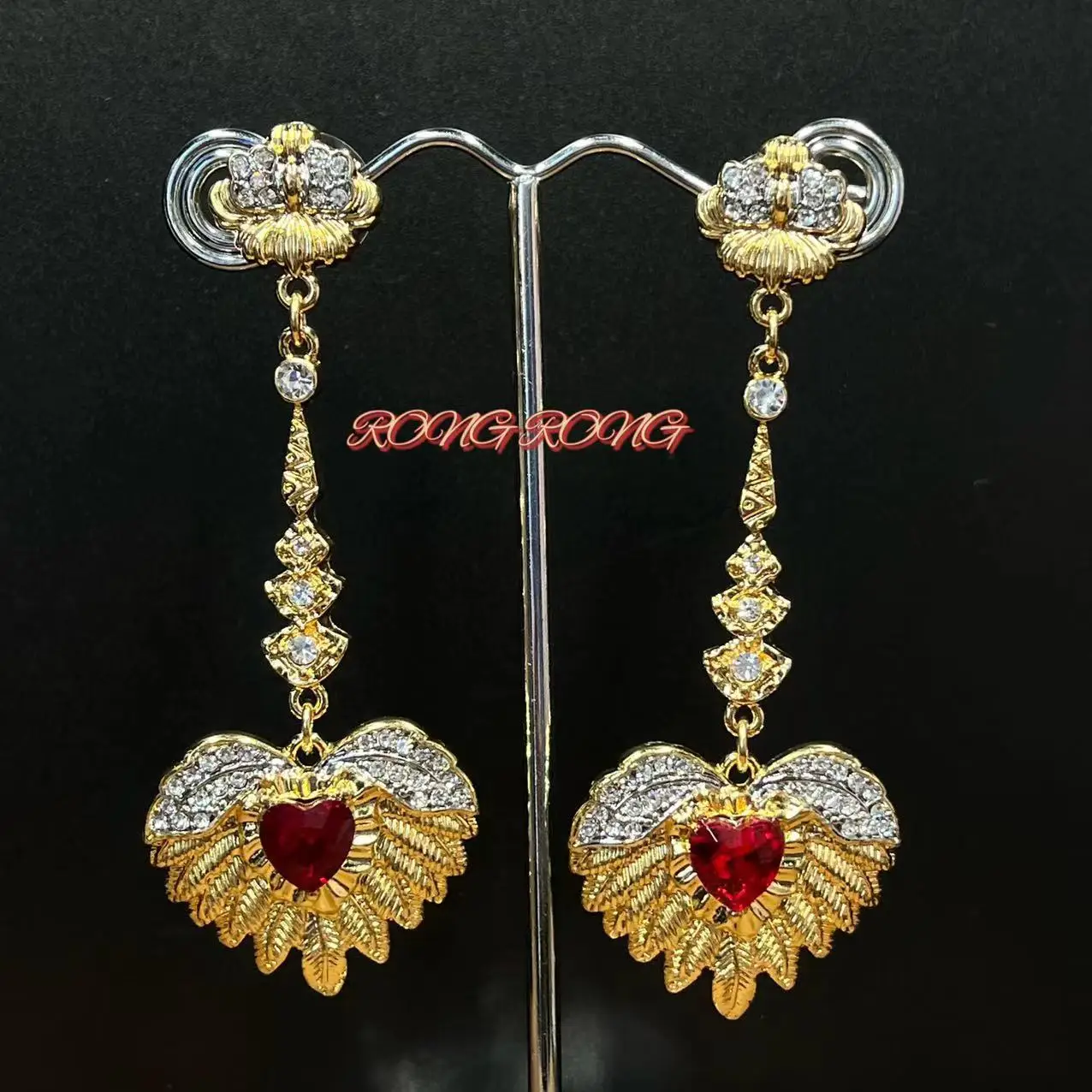 

Vintage Angel Wings Love Pigeon Blood Ruby Earrings Design Luxury and Elegant Temperament Earrings