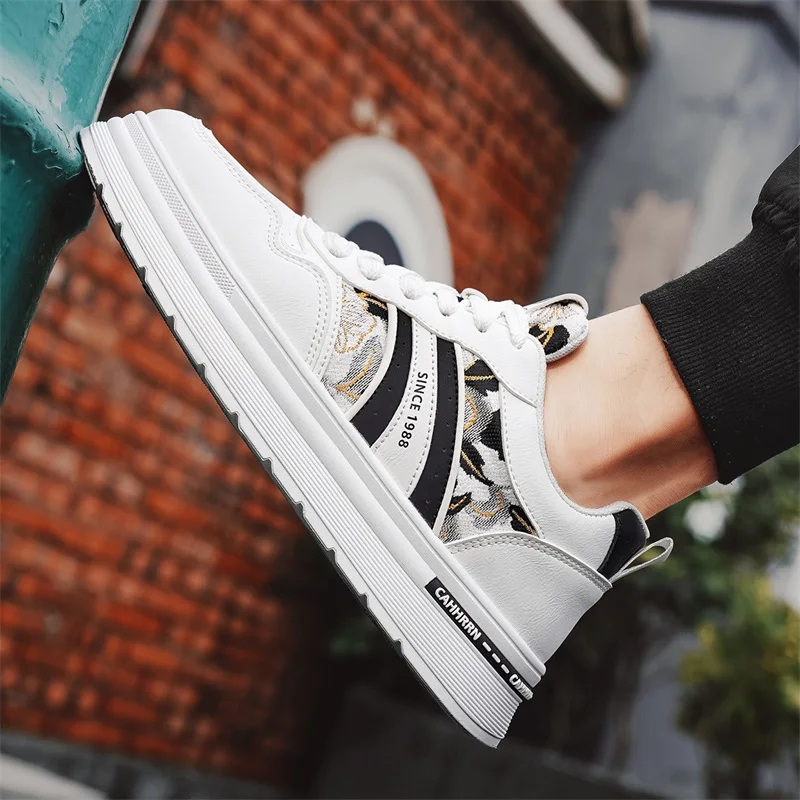 Men Height Increasing Shoes Large Four Seasons Breathable Lightweight Trendy Men Sports Shoes Skateboarding Shoe Chunky Sneakers