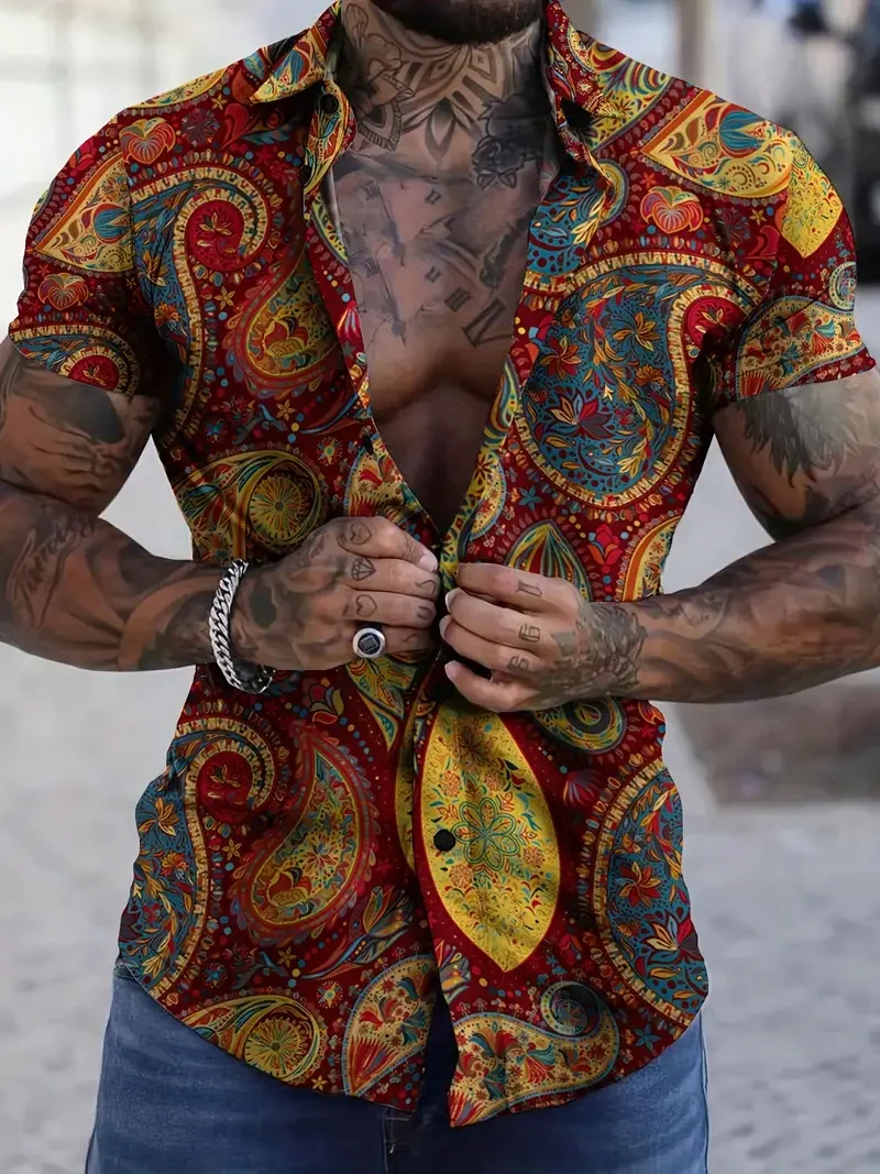 Retro men's short sleeved shirt with luxurious gold Baroque chain pattern suitable for summer banquet street wear