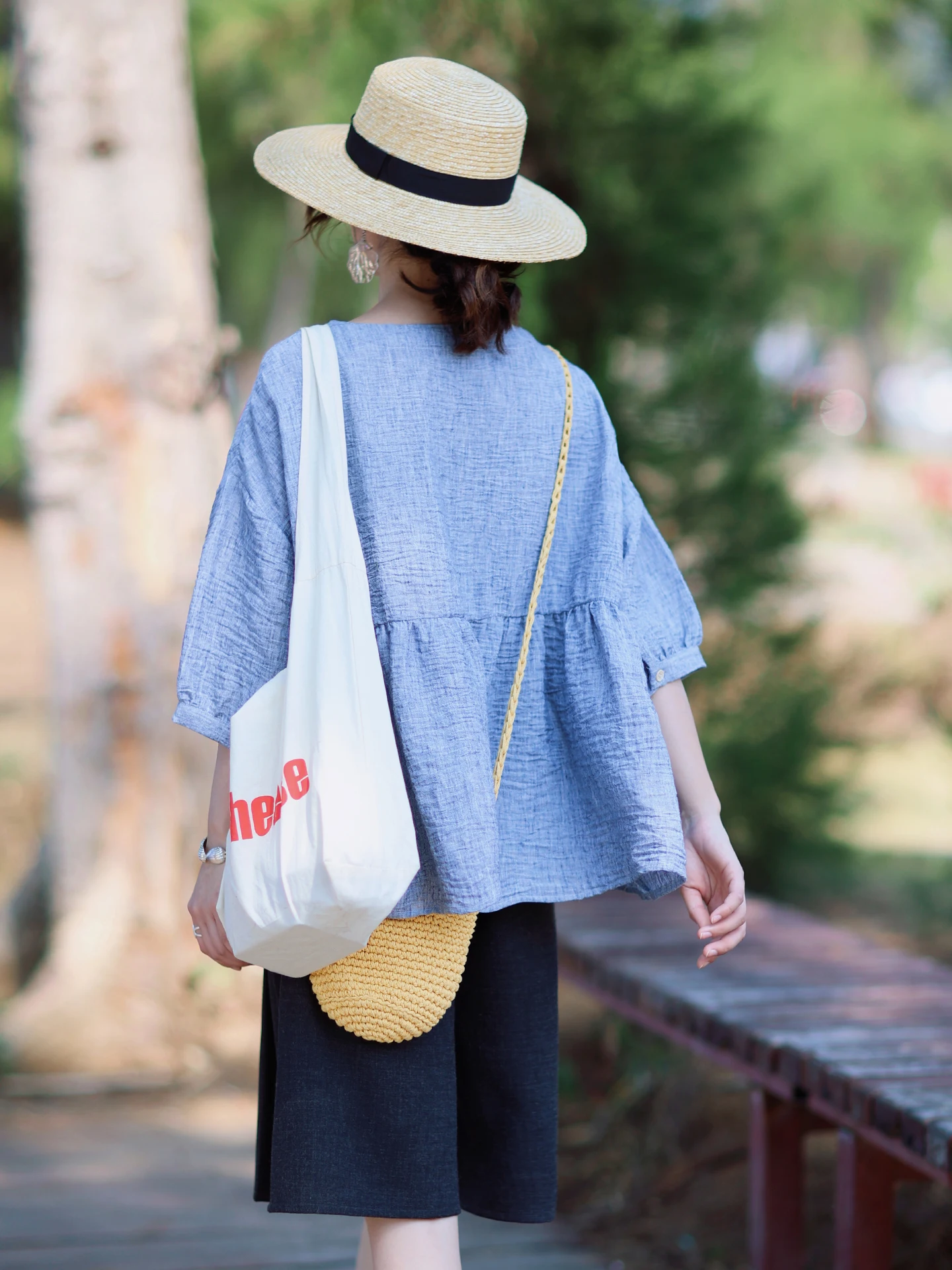 

Свободная женская рубашка-туника с цветочным принтом, новинка лета, модель C177, синяя, с эффектом натуральных складок, разноцветная, с рукавами-фонариками, дышащая, из полиэстера.