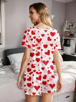 Women's pajama set with heart-shaped prints, comfortable summer clothing