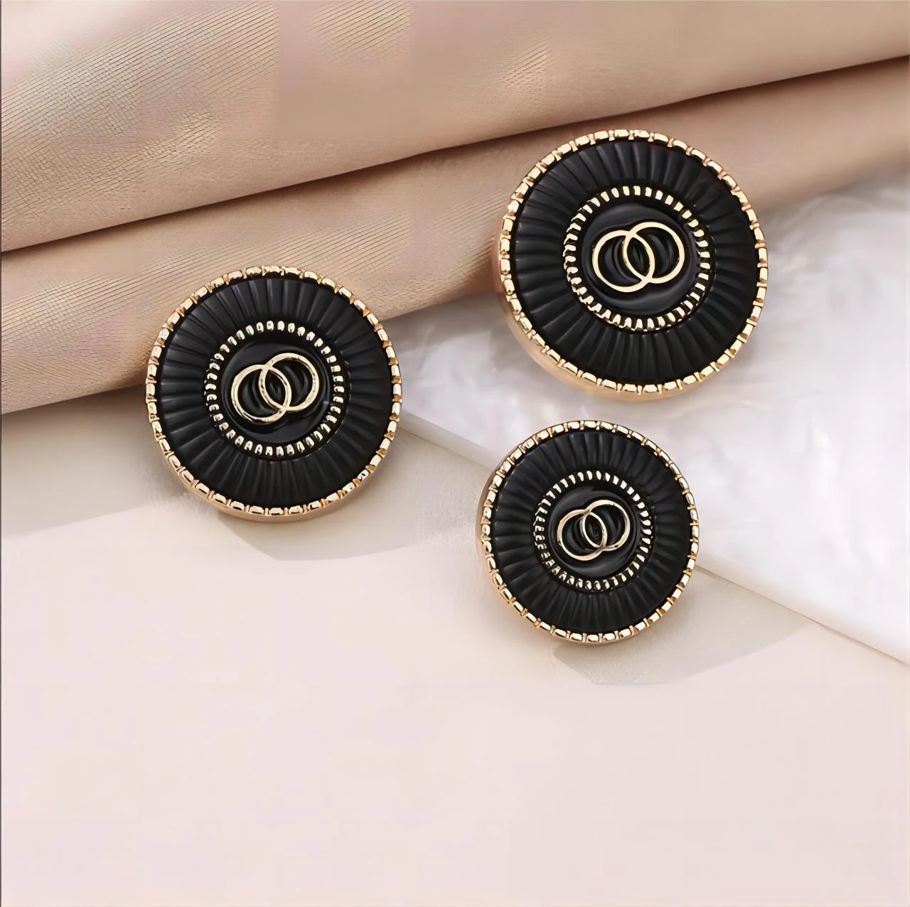 6 قطعة الفاخرة مصمم شعار جولة المعادن الفاخرة اللؤلؤ الخياطة زر للملابس الإكسسوارات اليدوية Material بها بنفسك المواد الديكور الذهبي #4