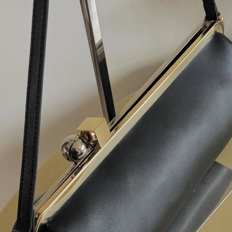 حقائب سهرة لا بوشيت صالون كلاتش للنساء، حقائب يد ومحافظ فاخرة بتصميم جديد لعام 2025، مصنوعة من مادة البولي يوريثان، بإطار معدني طويل وأشرطة سلسلة تحت الإبط، حقيبة كتف جودة عالية ًالشحن مجانا وصول الشحن السريع #5