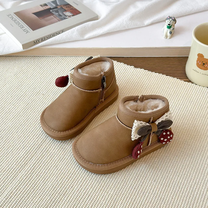 

Girls Leather Boots with Thick Fur Kids Snow Boots Versatile Soft Sole 2025 Winter New Children Short Boots Sweet Bow Round Toes