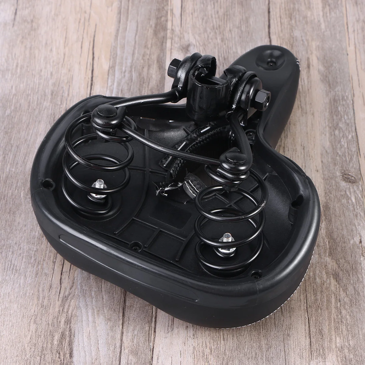 

Thickened Bike Saddle with Rounded Seat Design Double Steel Vent Comfortable Surface Waterproof Cover for Long Short