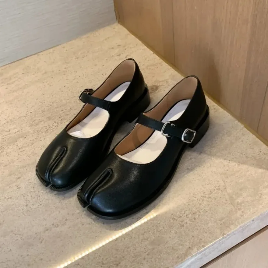 2024 New High Quality Female Tabi Flat Shoes Real Leather Split Toe Women Mary Jane Style Shoes Block Heels Evening Prom Flats