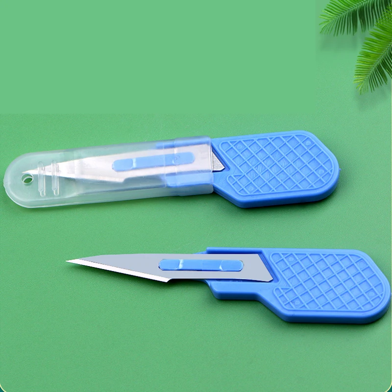 Surgical blade 11 gauge pointed plastic trimmer cutting blade