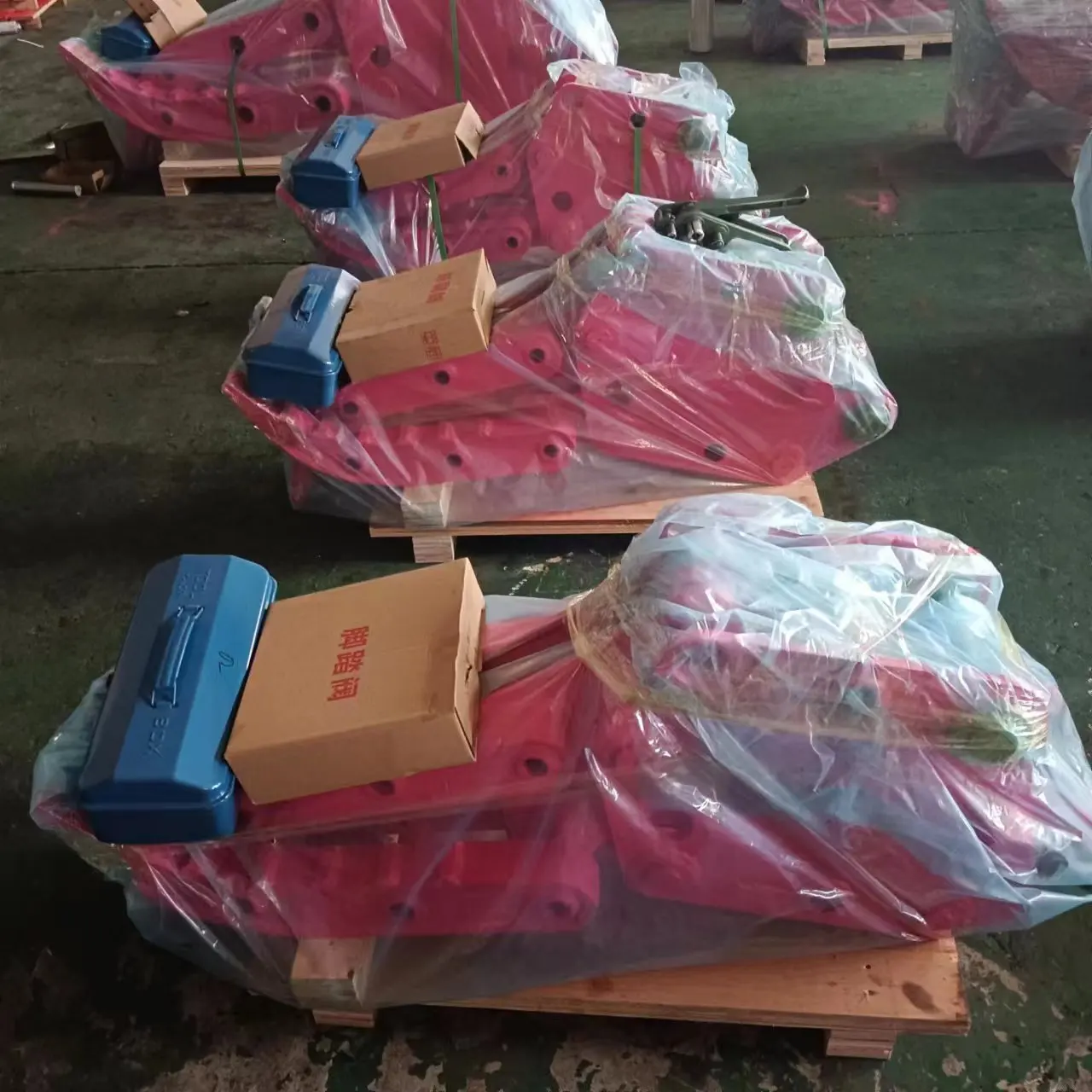 مرفقات حفارة الغابات سجل هيدروليكي خشب الأخشاب تصارع حالة جديدة البناء محرك الزراعة ترس المحرك في اليابان