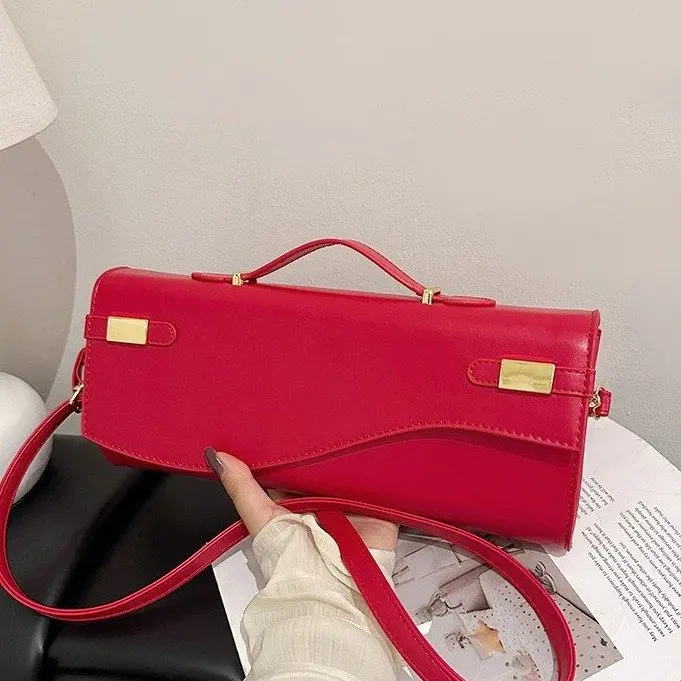 กระเป๋า Kelly ลายหนังจระเข้รุ่นใหม่ ปี 2025 - กระเป๋าสะพายไหล่/ถือได้หลายแบบ, กระเป๋าคลัทช์สำหรับออกงานกลางคืนสุดหรู พร้อมสายสะพายถอดได้