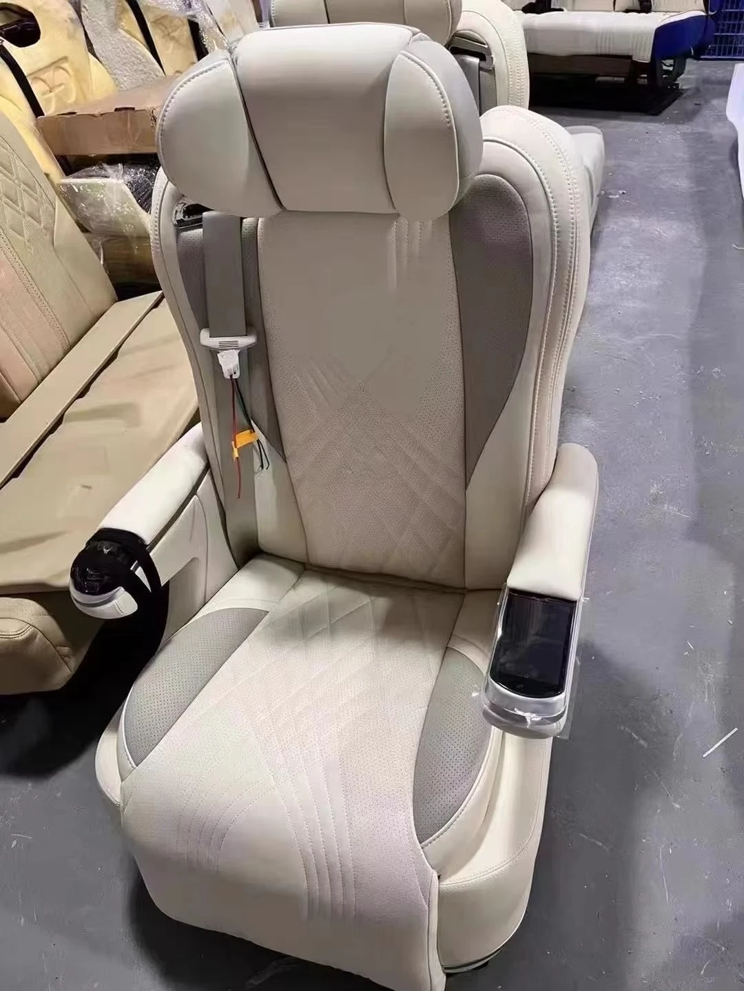 VIP Luxury Business Purpose Vehicle Car Seat Adjustable Car Seat With Massage Ventilated