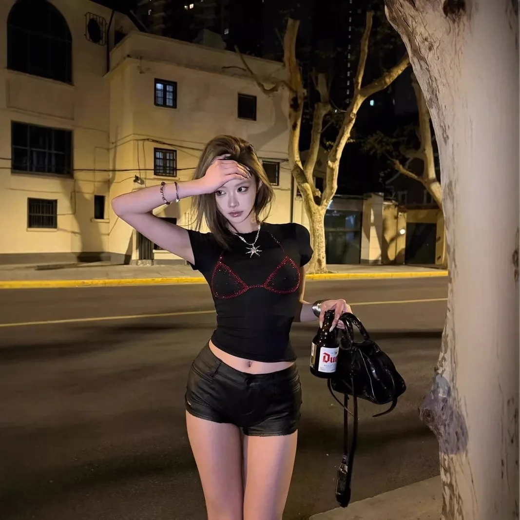 

Pure Cotton Short Sleeve Short T-shirt for Women in Summer Casual and Versatile Slim Shoulder Black Top