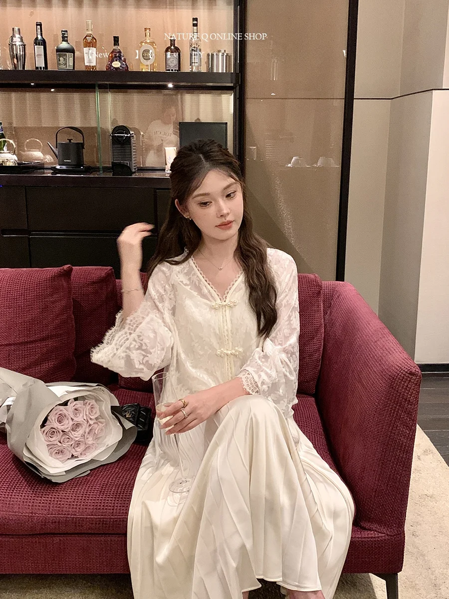 

Новая осенняя женская бархатная рубашка Xiao Juan Yang в китайском стиле с V-образным вырезом и пуговицами, модифицированная рубашка в стиле Miss China Fashion