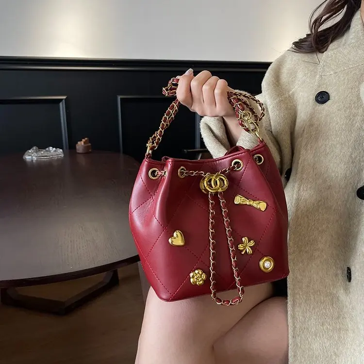 

2026 Quiet Flow Bag, Premium Textured Shoulder Purse, Hands-Free Commute, Balanced Polish