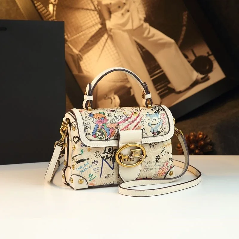 

Элегантная дизайнерская сумка для подгузников на каждый день, женская кожаная сумка-тоут с большой вместимостью, стильная сумка через плечо для простоты и элегантности.