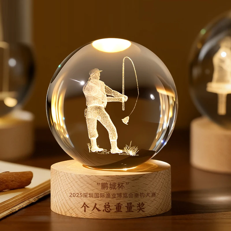 Customized Internal Carving Fishing Sports Competition Round Crystal Trophy, Home Decoration Awards, Beech Wood Base Trophy, 1Pc