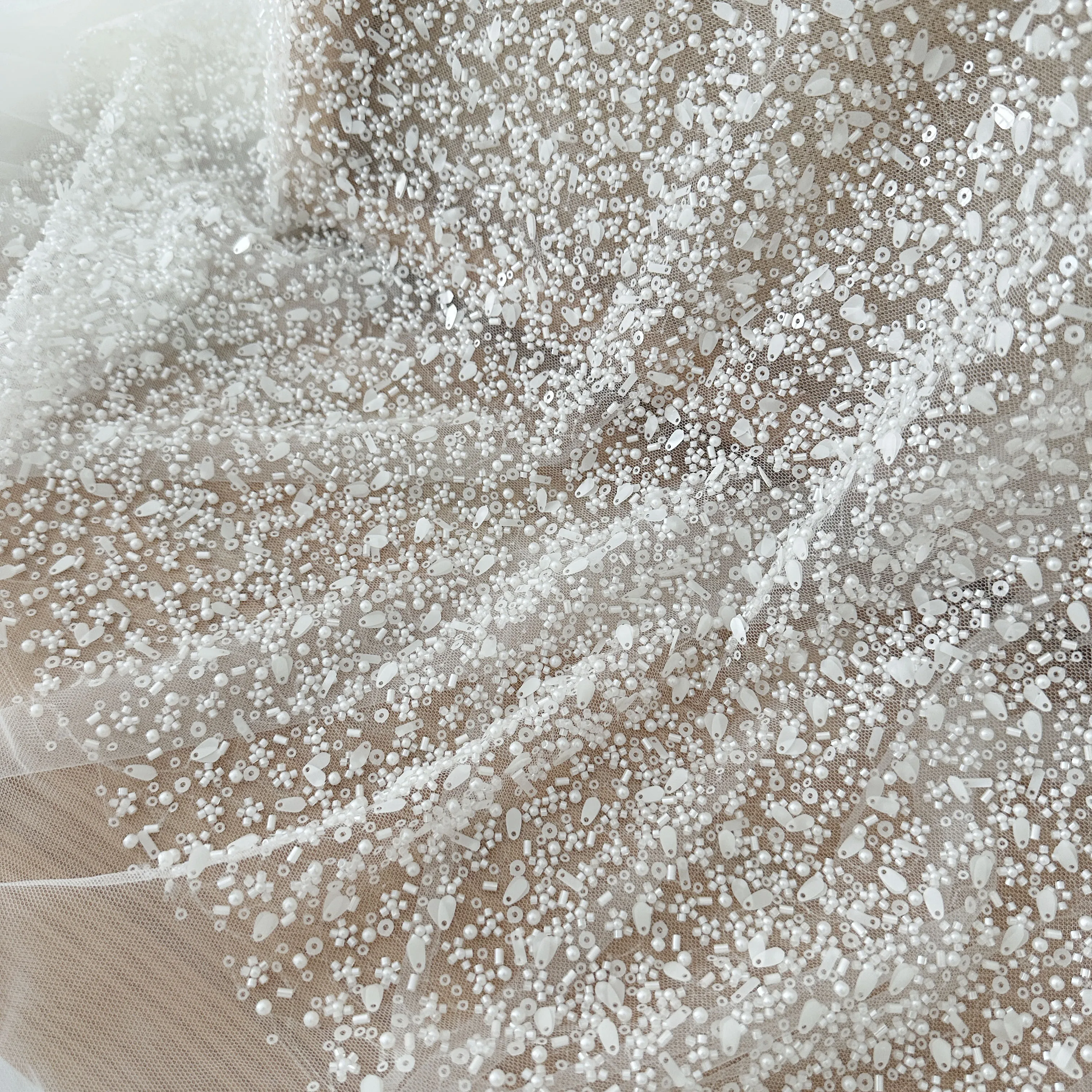 3D-Perlen-Pailletten-Spitzenstoff, verschlüsseltes Porzellan, weißes Hochzeitskleid, fortschrittliche Anpassung, DIY-Braut – Detail 7