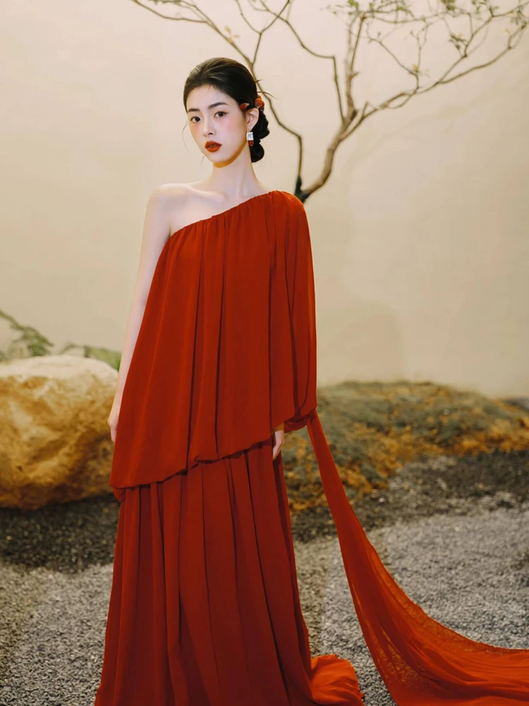 

Элегантный красный утренний халат для женщин, свадебное платье на одно плечо в китайском стиле, индивидуальный пошив, свадебный костюм, индивидуальный свадебный наряд