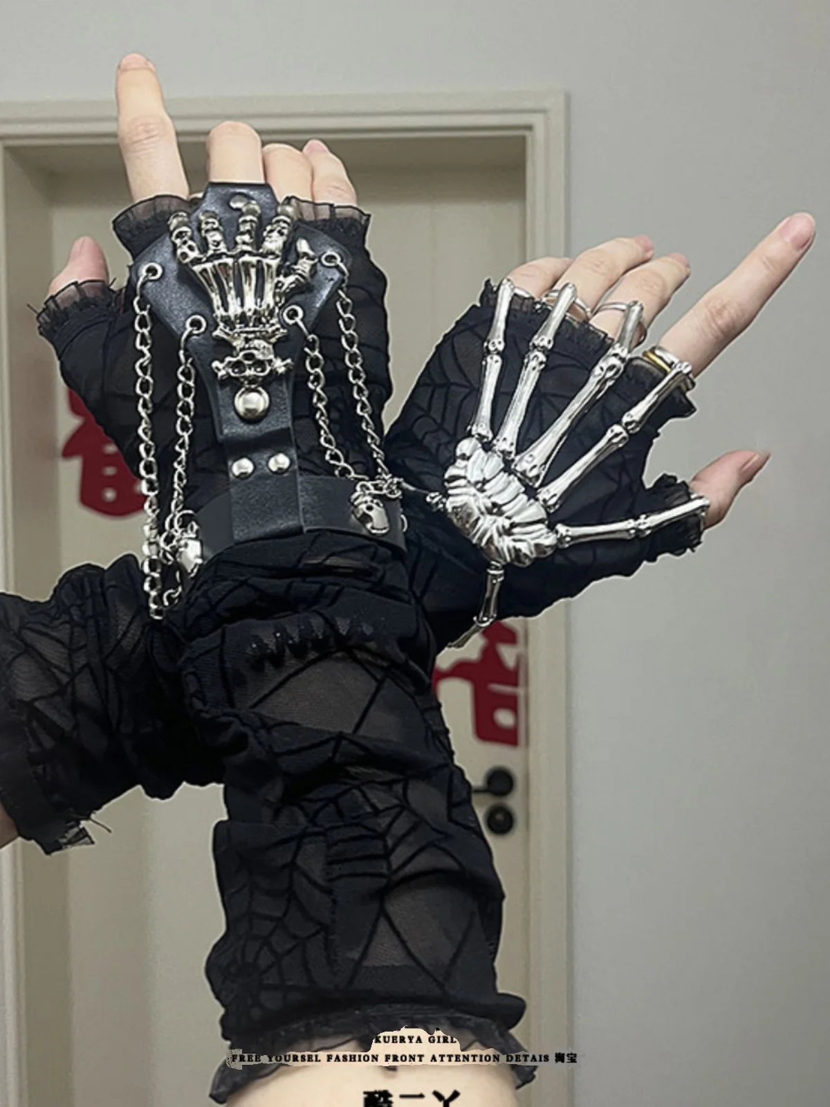 Ruibbit Wholesale Halloween Harajuku Dark Punk Gothic Spider Web Sleeve Set Skeleton Bracelet Set Lace Glove Accessories