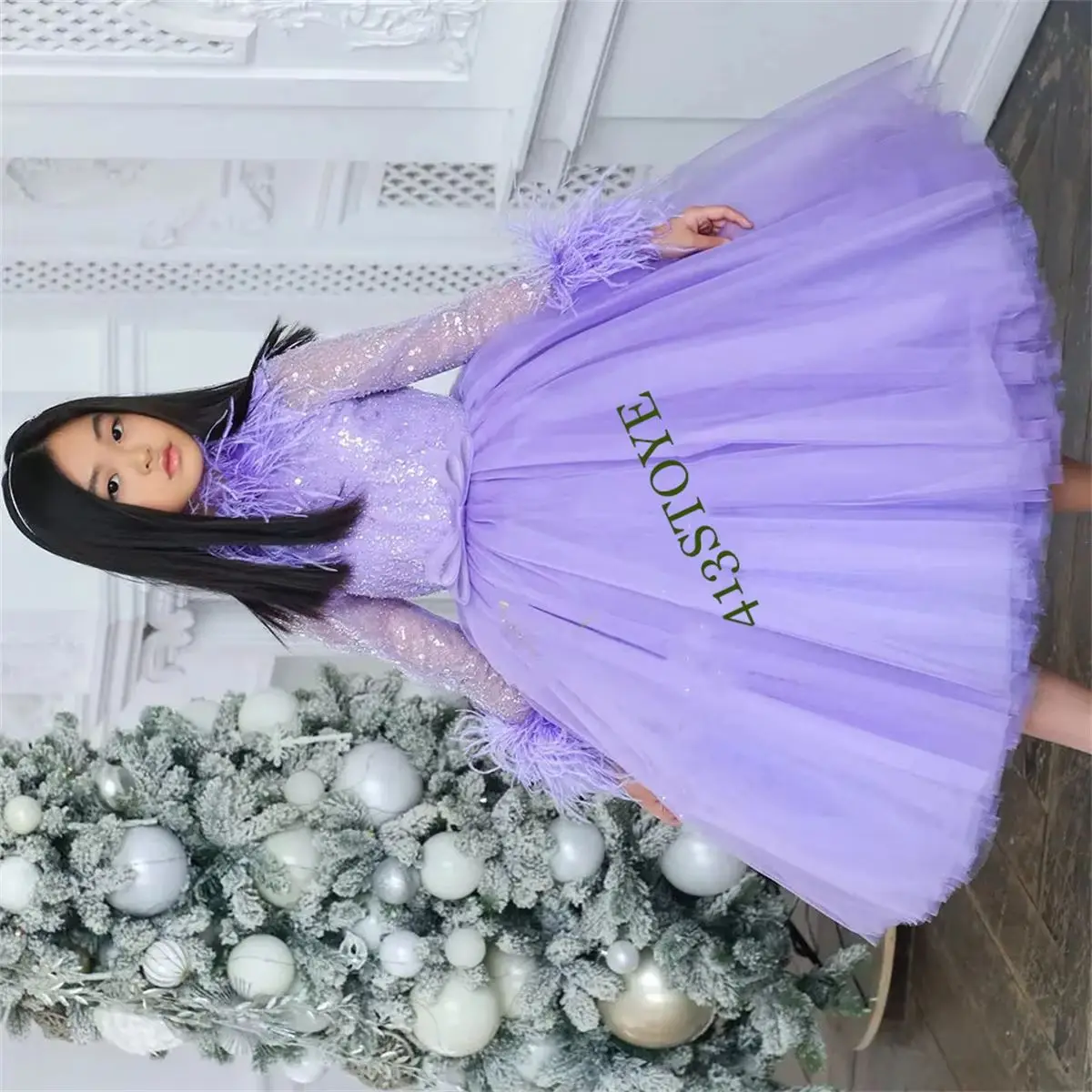 

Luxury Arabic Lilac Girl Dress Feathers Long Sleeve Dubai Kids Princess Birthday Wedding Party Ball Gown