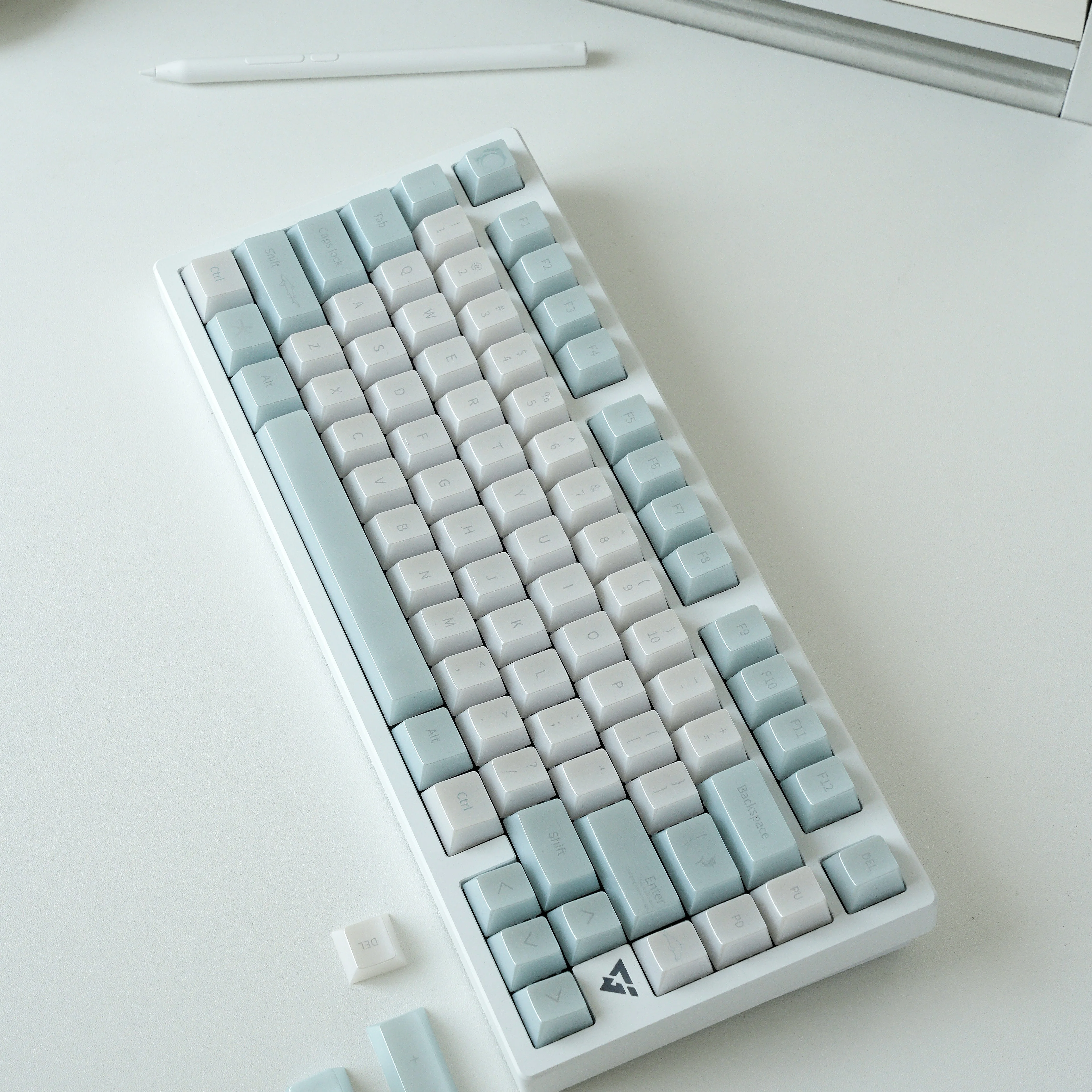 Glass Blue Sea Theme Keycaps Set PC Keyboard Caps Custom Pearlescent Cherry Profile Keycaps for Mechanical Keyboard Accessories