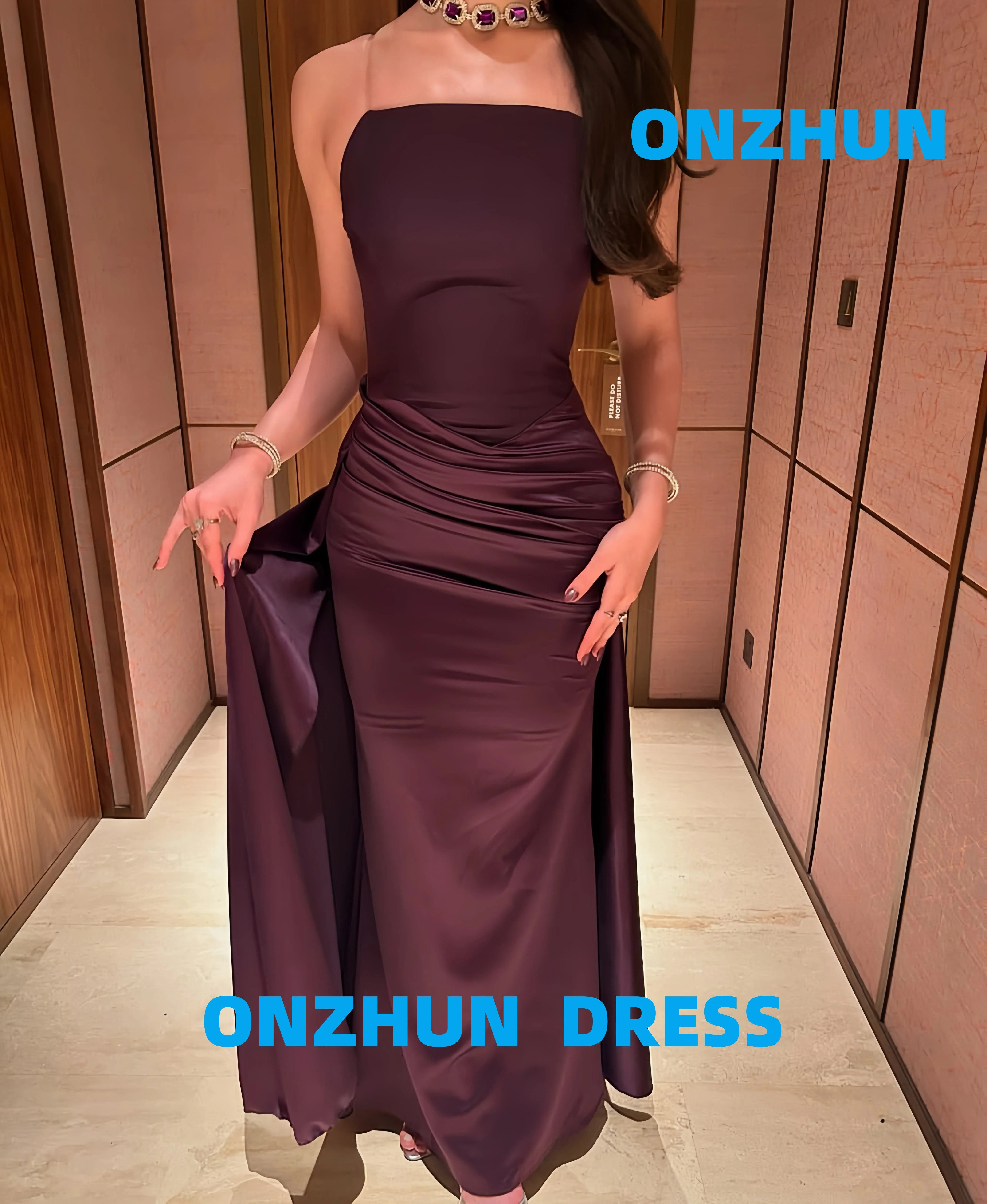 Maßgeschneiderte trägerlose ärmellose A-Linie Satin elegante luxuriöse Abendkleider Damen Abendkleid moderne Abendkleider