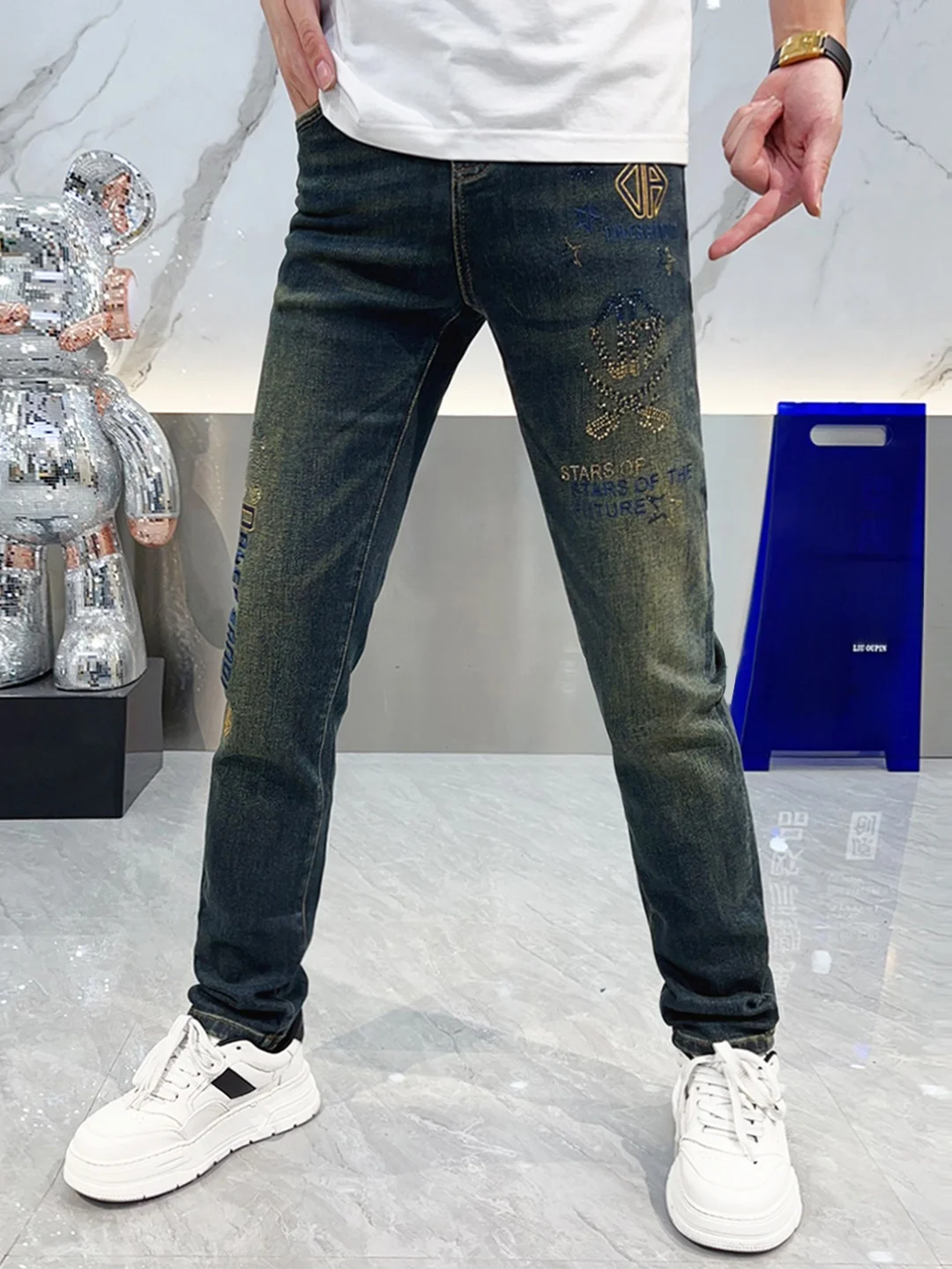 

Faionable Embroidered Diamond Men's Jeans Slim Fit Luxury Vintage Long Pants Autumn Winter Sli Trendy mid Waist Zipper