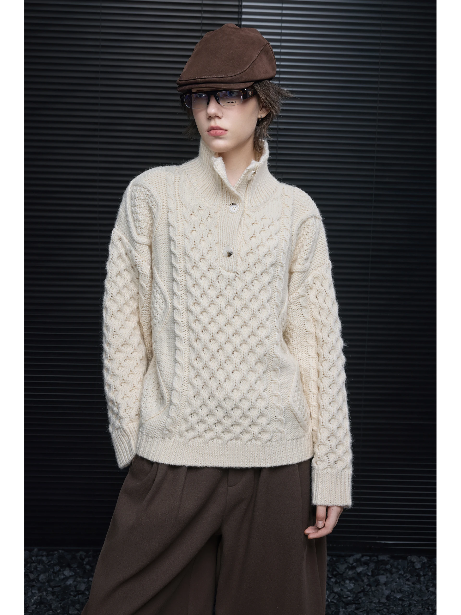 

Свободный вязаный свитер с длинными рукавами для женщин, модный уличный стиль, осень-зима, теплый, термо, бежевый, повседневный, в расслабленном стиле