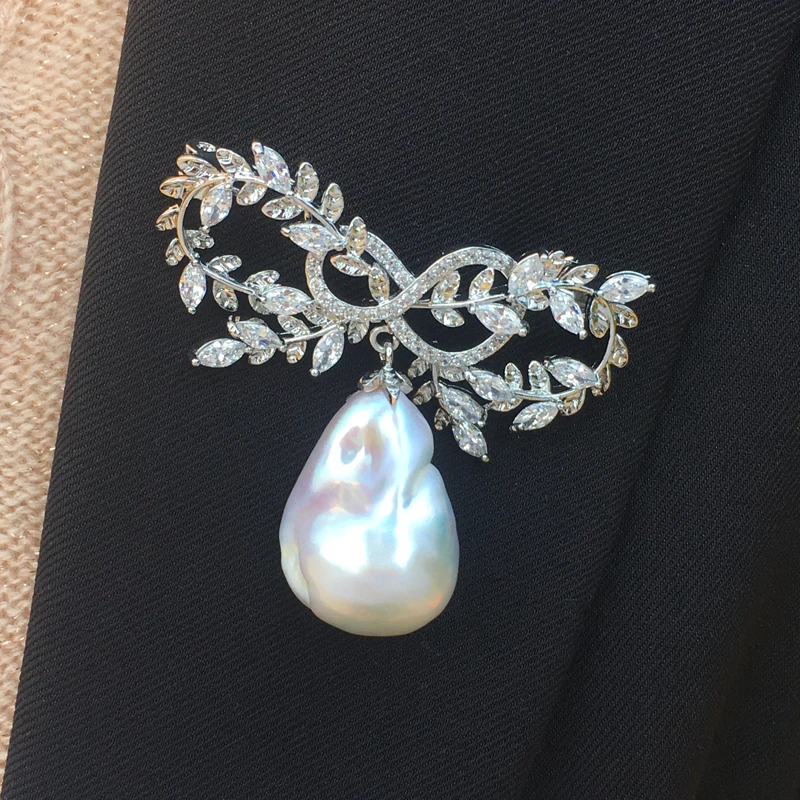Natural Fresh Water Pearl Brooch For Women Fashion Jewelry Bowknot Leaf Style Elegant Classic Female Gift Birthday