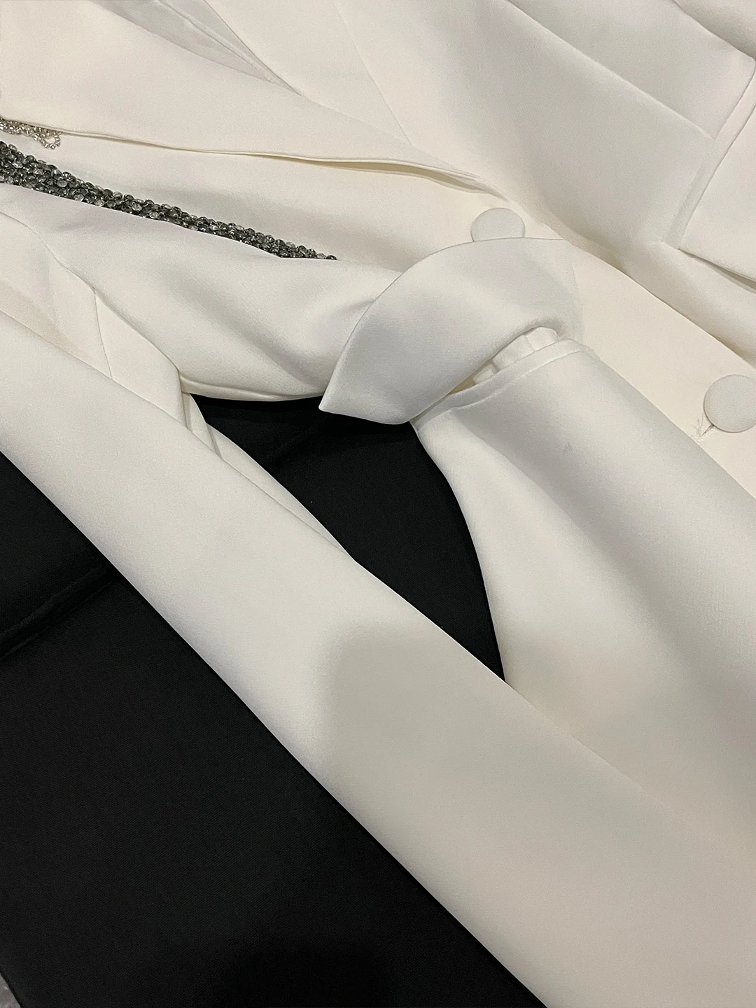 Ele Slim Fit Diamond Embellied Taille-Cinching Luxe Sle Damespak Jaet voor Office Long Sve Klassieke Kraag