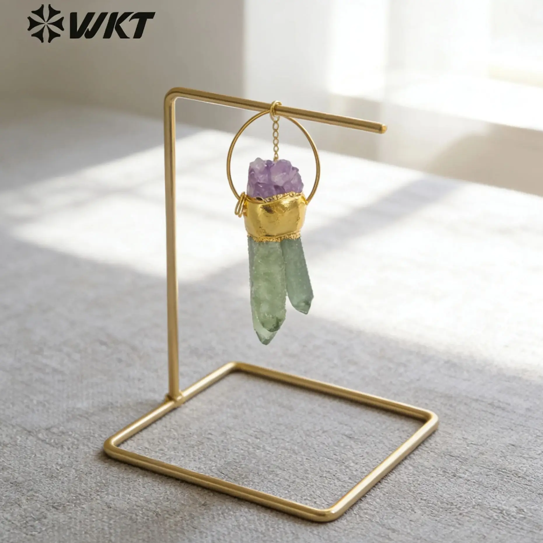 

WT-P1694 Fashion Gold Electroplated Healing Green Cluster Quartz Stone Pendant Lady Big Irregular-Shaped Trendy Finding