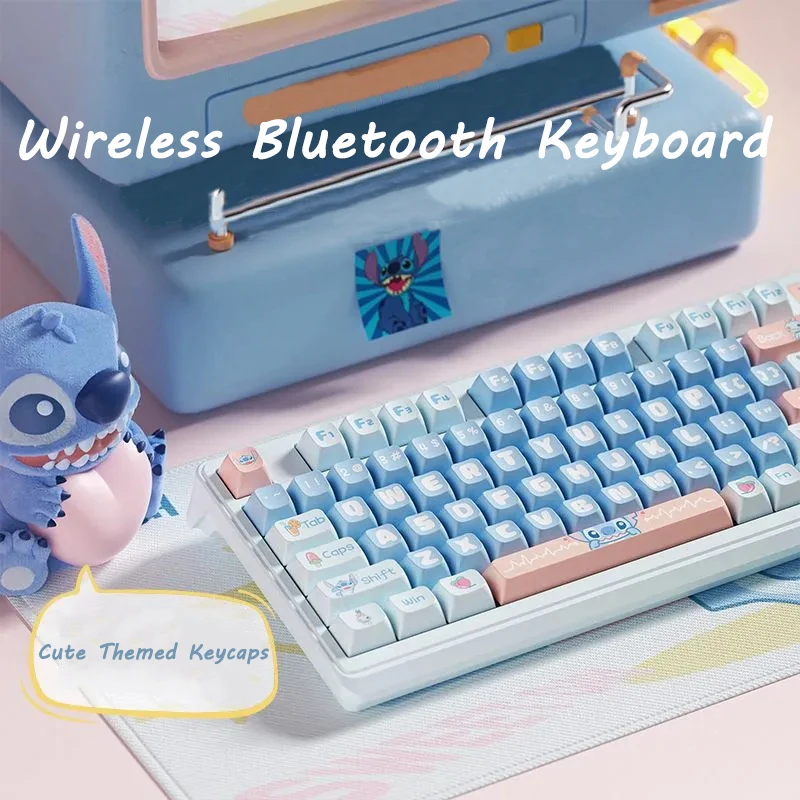 

Беспроводная клавиатура Stitch Bluetooth, мультяшная двухрежимная клавиатура для ноутбука Macbook, кавайные тематические колпачки для клавиш, игровая клавиатура, набор мышей