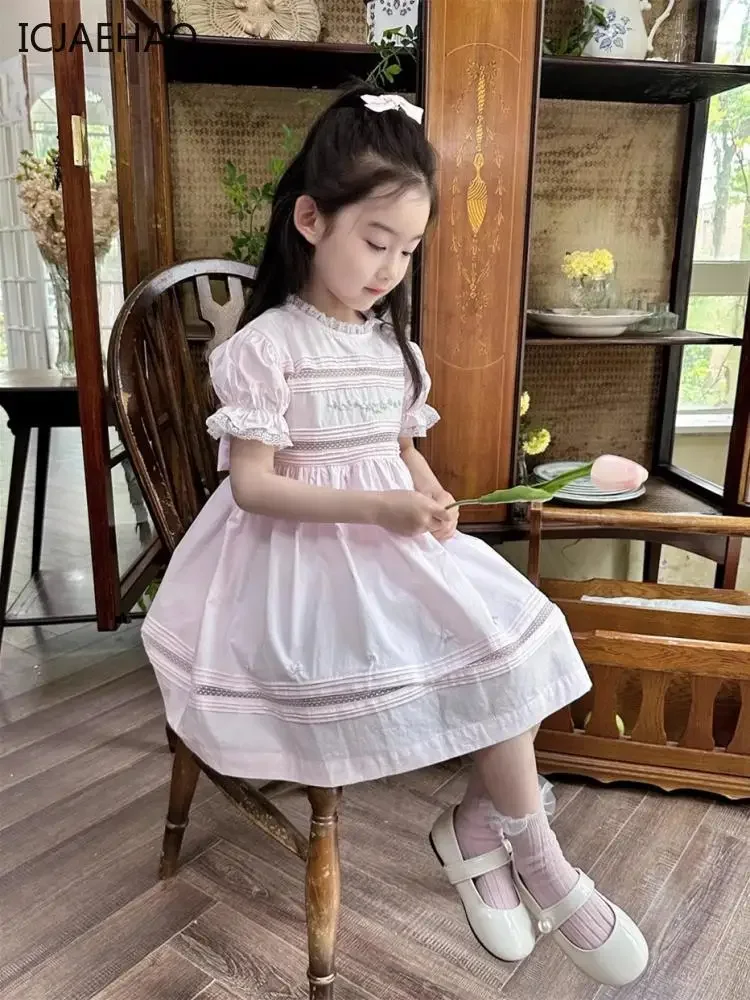 2025 Nuovi fiori fatti a mano ricamati in pizzo dolce smocking A-Line maniche corte ragazze vestono abiti eleganti per bambini