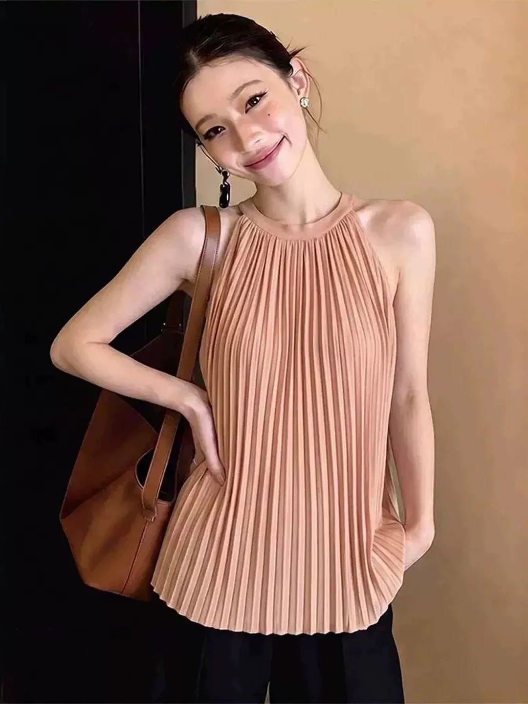 Gentle Sweet Style Pleated Hanging Neck Sleeveless Women's Vest Summer New Light Mature Beautiful  Top Korean Regular Fit