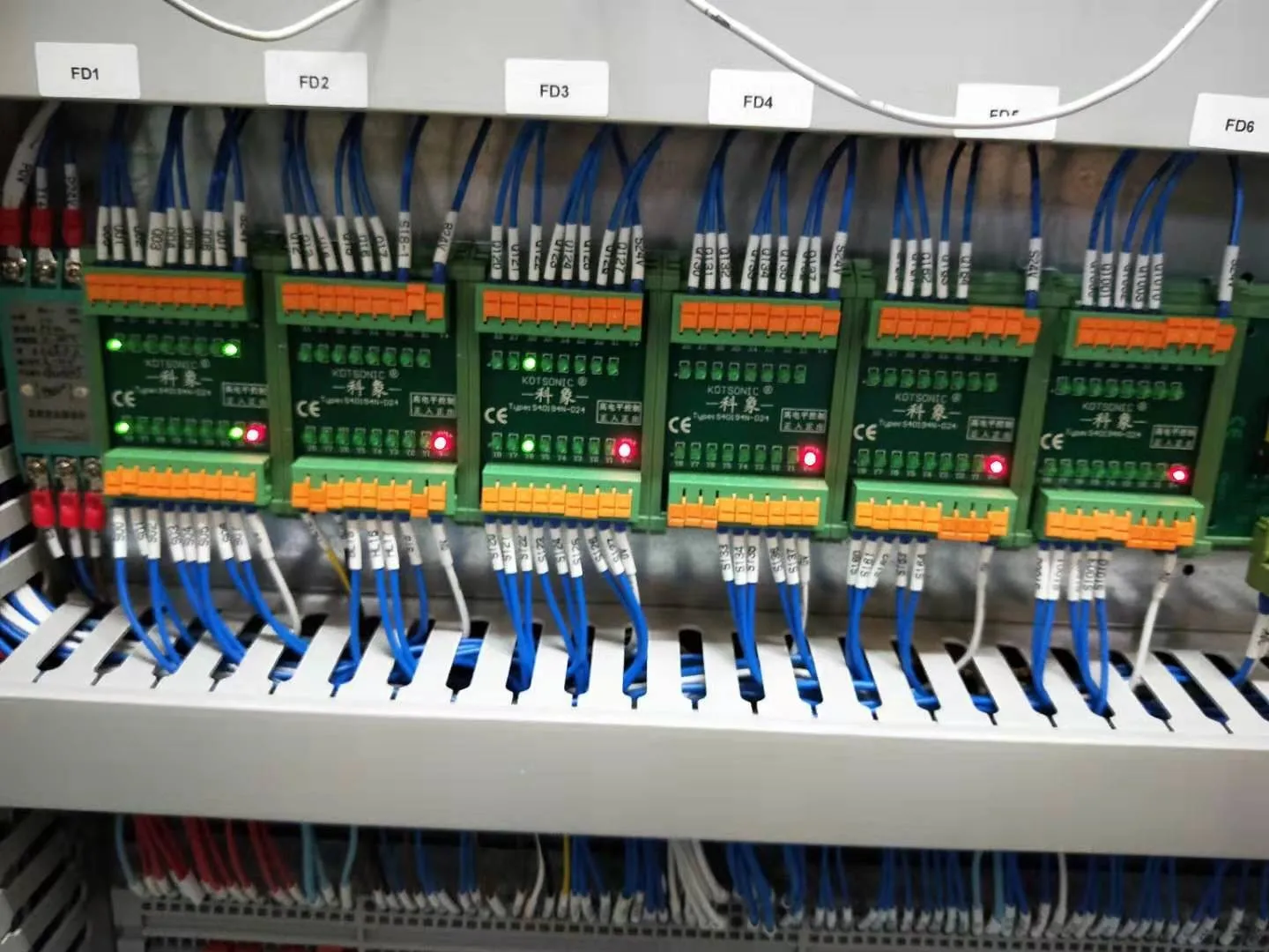 Digital Amplification Board S40194P-D24 of the Yizumi Die Casting Machine Has a Negative Input and a Positive Output