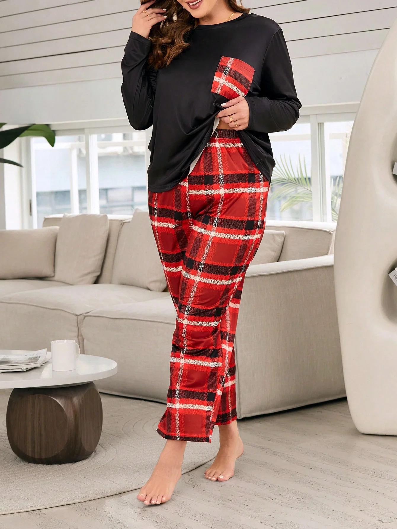 Autumn and winter loose and comfortable red checkered printed long sleeved round neck top&pants plus size women\'s sleepwear set