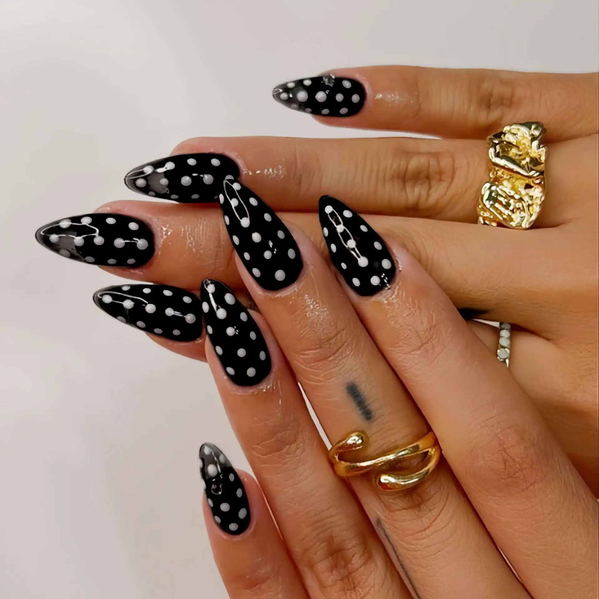 

24pcs Polka Dot Design Fake Nail Sets Red Almond Nails Press on Simple Short False Nails Tips Finished Acrylic Full Cover Nail