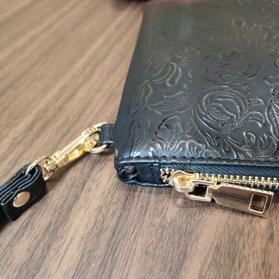 Vintage Relief patterned women - Wristlet Wallet Zipper 评论和价格