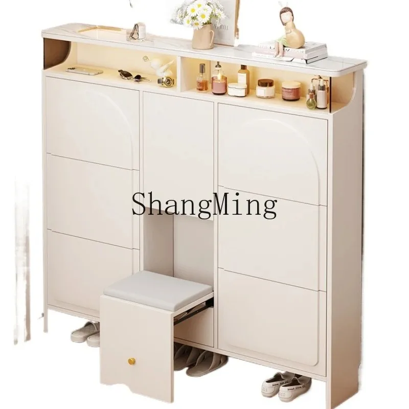 CL  entrance, extremely narrow interior, entrance against the wall, entrance seat integrated shoe rack storage