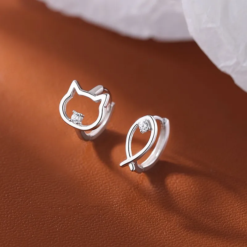 

Silver Color Asymmetric Hollow Fish Zircon Hoop Earrings for Charm Women Cute Animal Fashion Jewelry Accessories