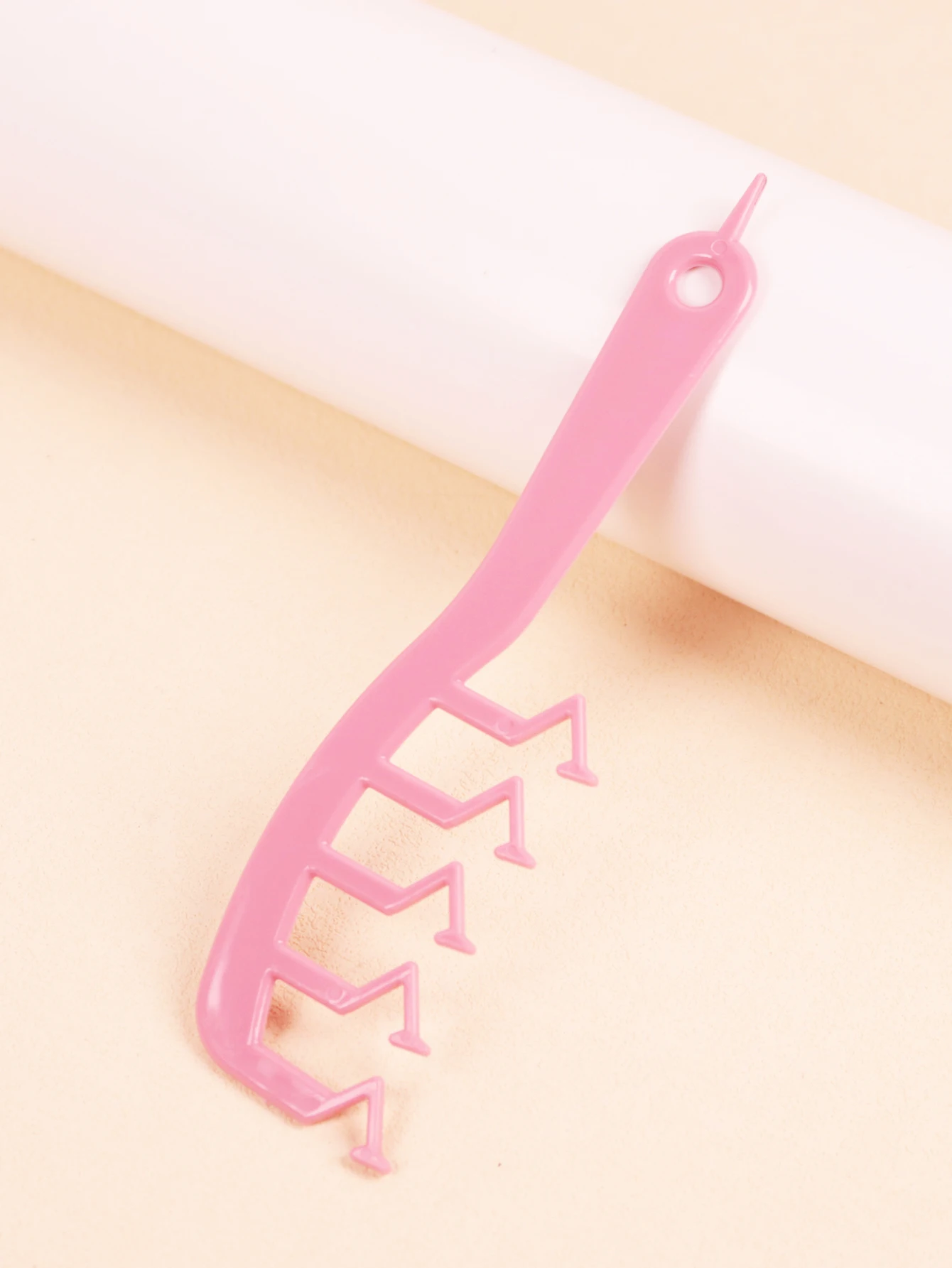 

1pc plastic creative V-shaped wide toothed scalp massage hair comb, hairstyle massage hair comb Special for real hair wigs