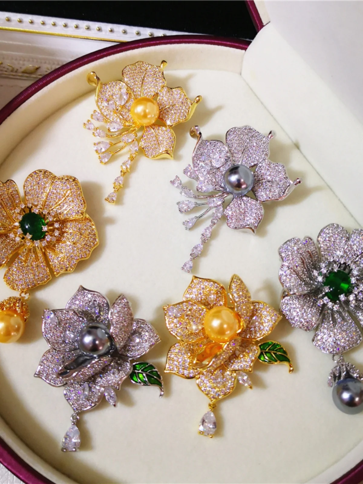 Gorgeous Exquisite Micro-zircon Vintage Brooch Sunflower Wings Tassel Fan-shape Drop Pearl Corsage Temperament Accessories Gift