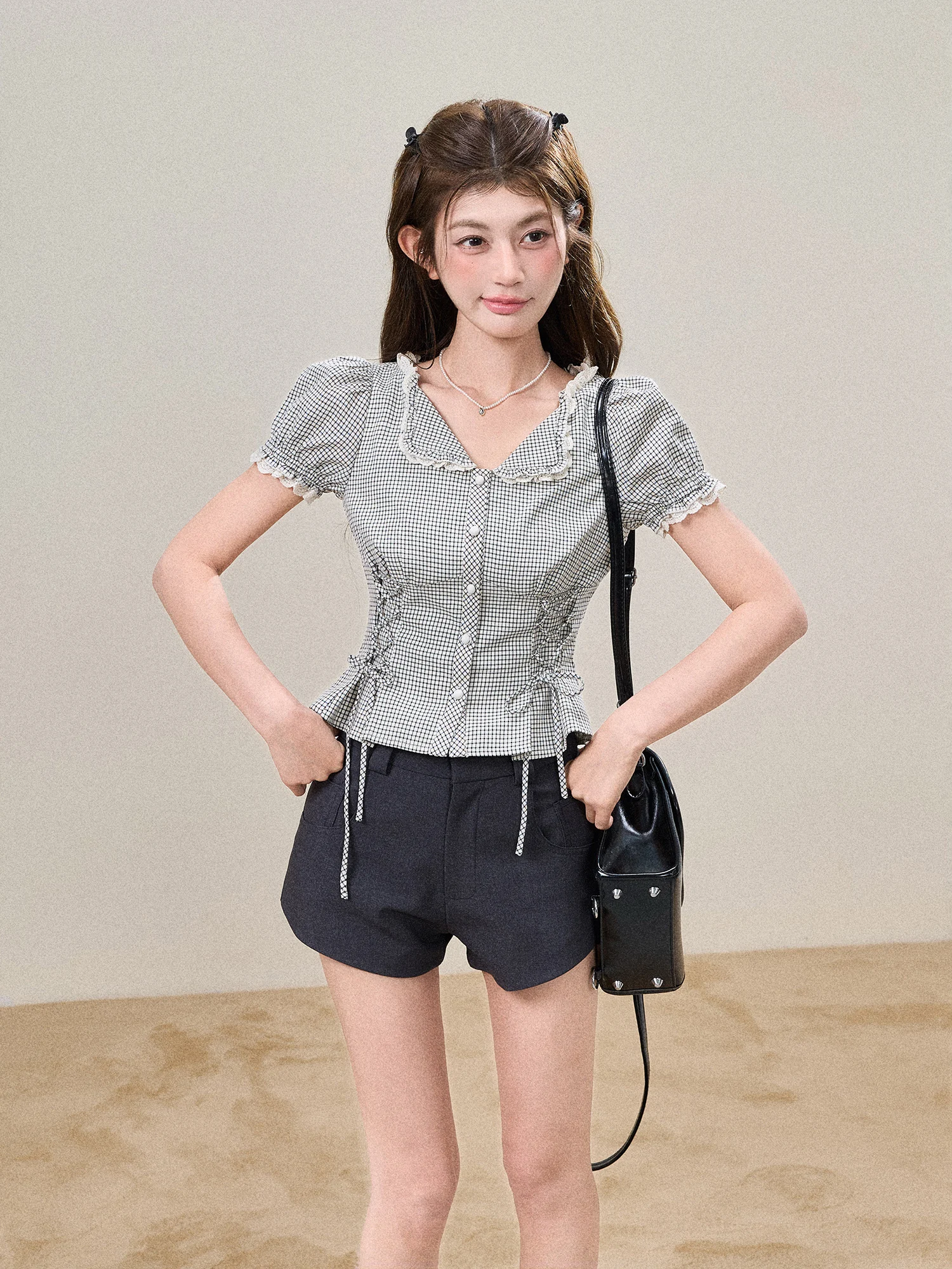 

Sweety Plaid Bubble Sleeve Shirt Women's Summer Slim Fit Shirt Vintage Checkered Two-Way Collar Short Sleeve Breathable Skin-...