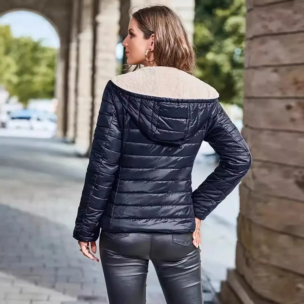 2025 خريف شتاء جديد أزياء قصيرة المرأة عارضة هوديي معطف دافئ المخملية الإناث تقليد لامب المخملية سترة #4